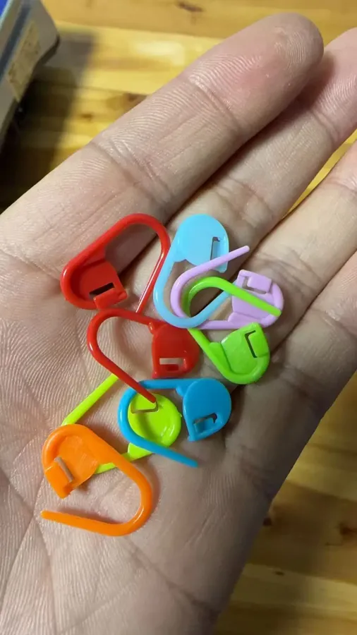Locking stitch markers photographed by a verified buyer